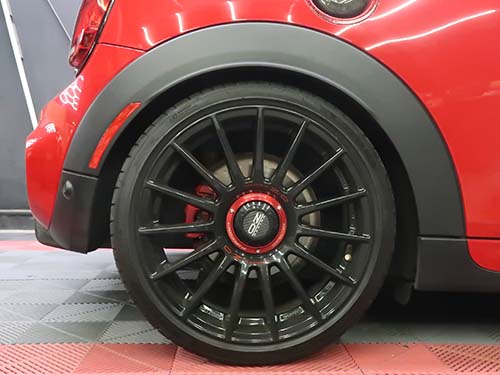 MINI JCW F56 USマーカー付きフェンダー装着