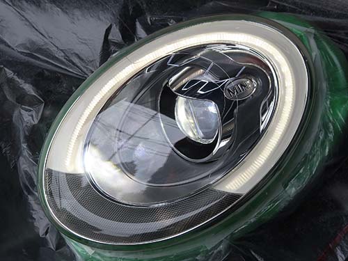 ヘッドライトレンズリペア作業