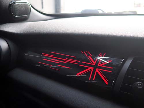 エキサイトメントパッケージの光色変更に連動してカラフルに発光