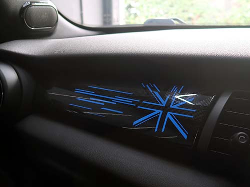 エキサイトメントパッケージの光色変更に連動してカラフルに発光