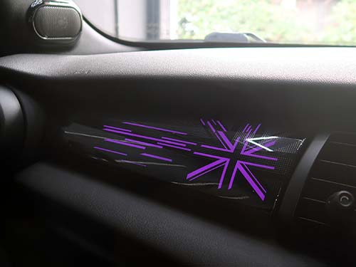 エキサイトメントパッケージの光色変更に連動してカラフルに発光