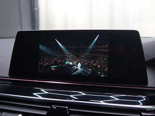 純正中古モニターへ交換後、ナビ・バックカメラが正常表示