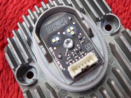 LED素子がアクリルに張り付いてしまう