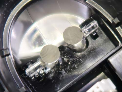 アクリル研磨後は茶色い変色が除去