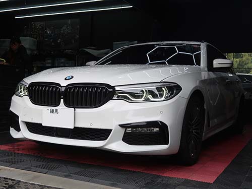 BMW 5シリーズツーリング(G31) 523i