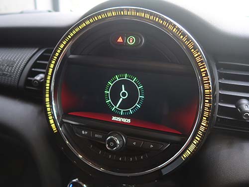 MINI F55 リングカバーをLCI2モデル用へ交換