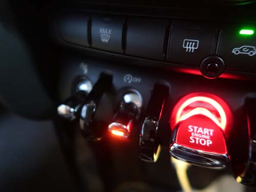 エンジン始動時にアイドリングストップのオフ設定