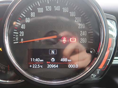 メーターパネルの情報表示追加（航続距離・平均燃費・デジタルスピードなど）