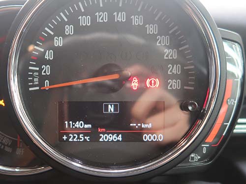 メーターパネルの情報表示追加（航続距離・平均燃費・デジタルスピードなど）