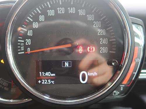 メーターパネルの情報表示追加（航続距離・平均燃費・デジタルスピードなど）