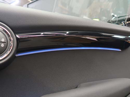 MINI F56 ドアパネル アンビエントライト追加