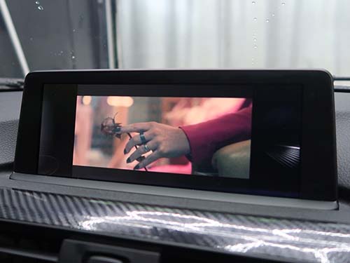 ナビゲーションシステムのスピードロック解除