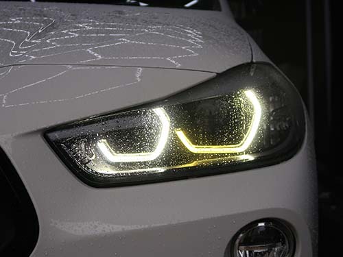 BMW X2(F39) 助手席側デイライトの一部が暗い症状