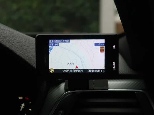 レーダー情報やドラレコ映像を直感的に確認しやすい配置