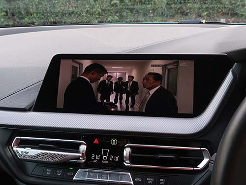 BMW F44 地デジチューナー(AT-DTV4X Pro) を装着