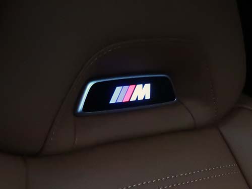 BMW ヘッドレスト エンブレム発光