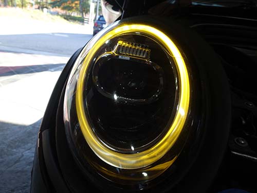 MINI ハッチバック F56 リングライト 変色