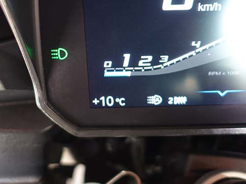 BMW F900XR デイライト有効化