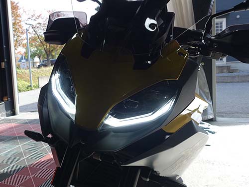 BMW F900XR デイライト有効化