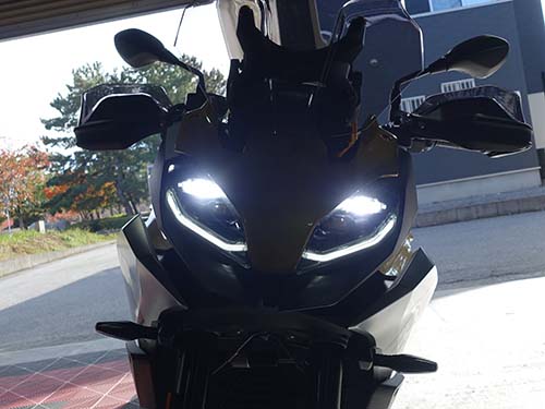 「常時点灯ではなく、デイライト発光させたい」