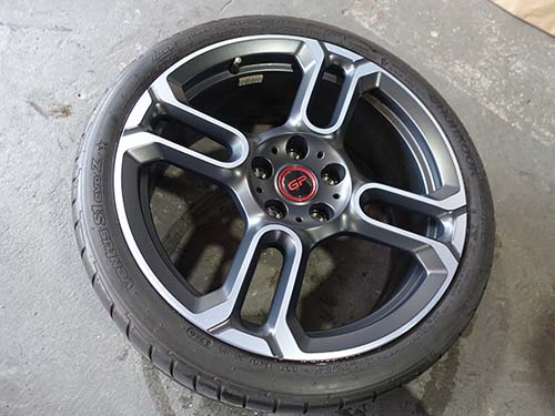 ホイールの裏側までしっかり洗浄し、ダスト汚れをリフレッシュ