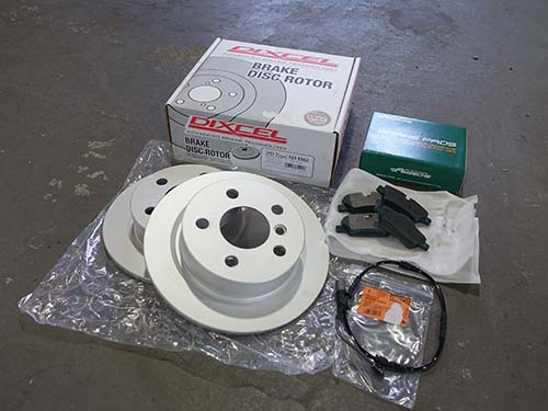 AMSECHS製 低ダストブレーキパッド&DIXCEL製ブレーキディスクローター（PDタイプ）