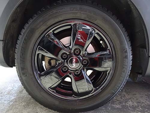 アルミホイールの裏側までしっかり洗浄