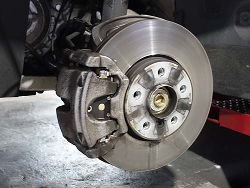 MINI F60 ブレーキパッド交換