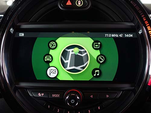 車両には第5世代ナビ（EVO2 ID5）が搭載されています