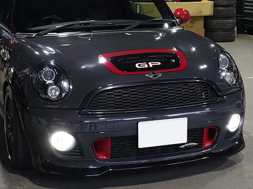 純正LEDフォグライト|リング状にデイライト発光