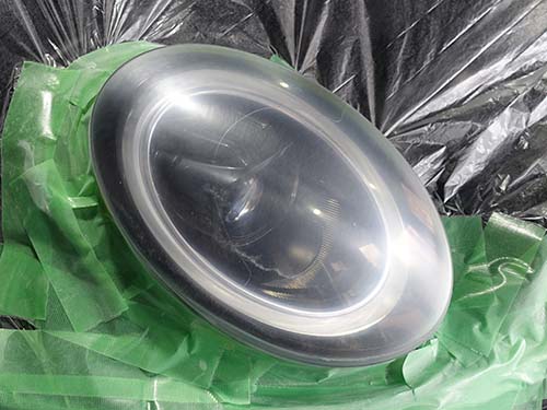 ヘッドライトレンズのリペア作業