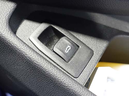 BMW 3シリーズ G20 320d コーディング|運転席ドアのトランクリッドスイッチで電動トランクリッド ワンタッチクローズ有効化