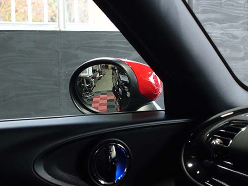 後退時の助手席ドアミラー下降角度変更（浅め）