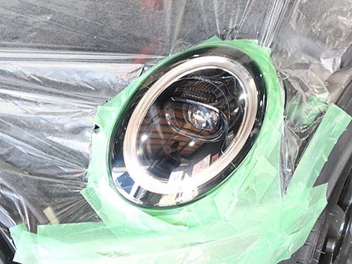 ヘッドライトレンズ表面のクラックをリペア修復