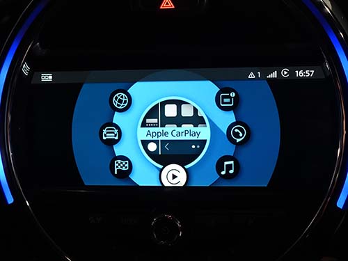 MINI F60 ONE カープレイ