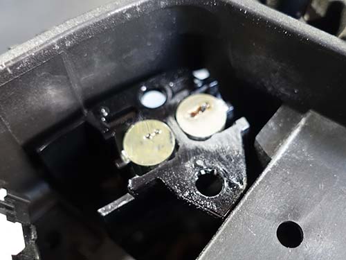 デイライトLEDの発熱によって導光アクリルが焼けてしまうことが主な原因