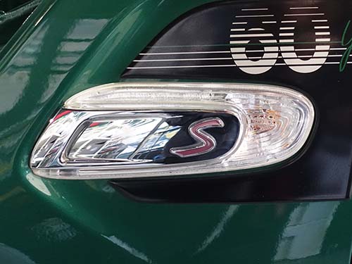 MINI生誕60周年記念特別仕様車「MINI 60 YEARS EDITION」