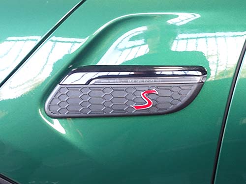 MINI F56 サイドフラッシャーをLCI2モデル用純正パーツへ交換