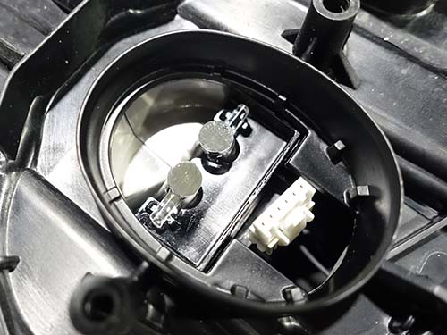 研磨後は透明度が戻り、光の通り道が復活することで 発光輝度が大きく改善