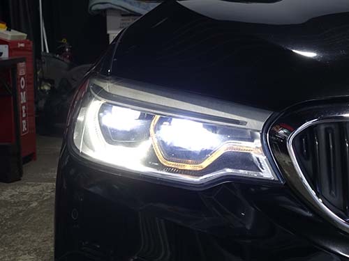 内側デイライトが 茶色く変色し、暗く点灯してしまう症状