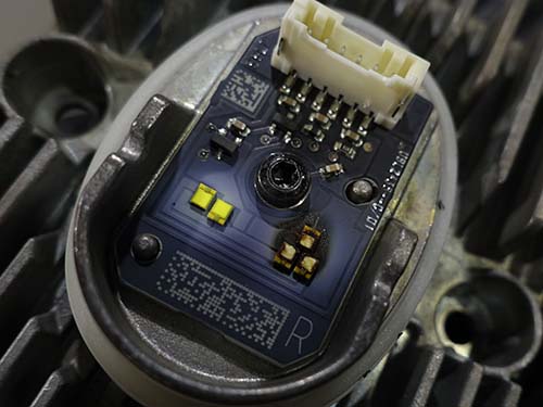 デイライトLEDモジュールのBMW純正新品交換