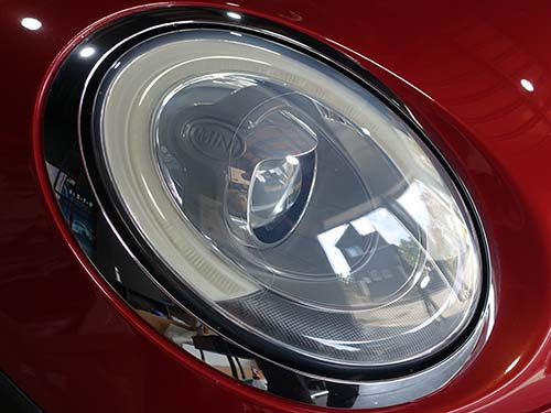 ヘッドライトレンズのリペア