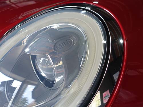 ヘッドライトレンズのリペア