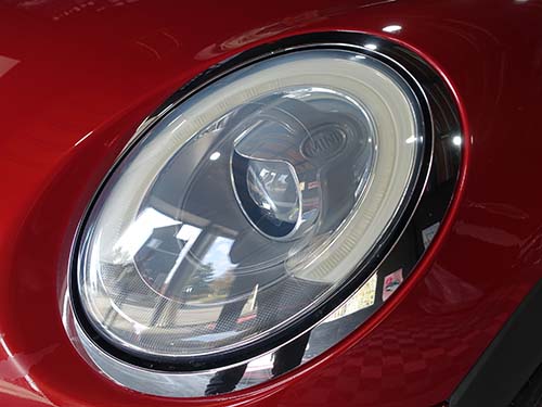 ヘッドライトレンズのリペア