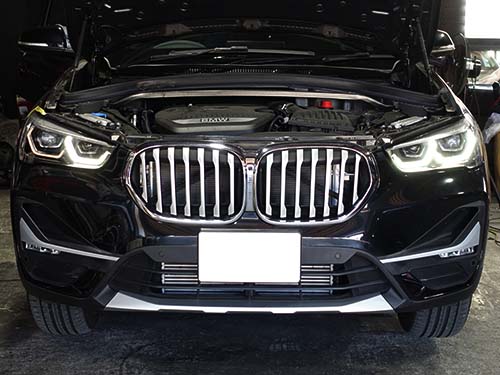 運転席側ヘッドライト外側デイライトが暗く茶色く変色してしまった車両