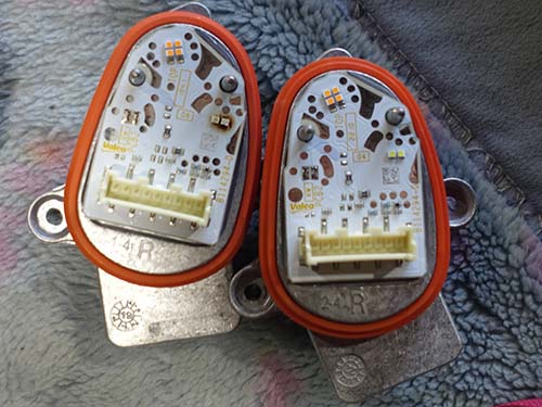 デイライト用LEDモジュールをBMW純正新品へ交換