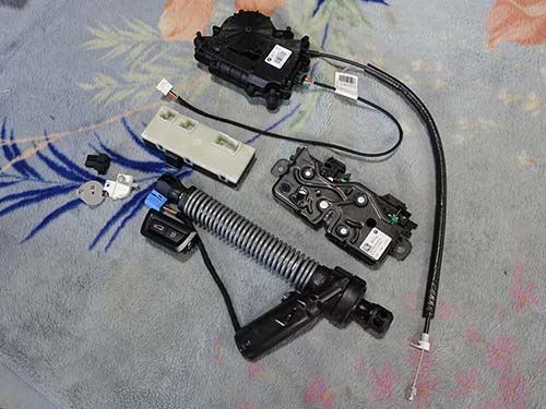 各部品はBMW純正新品パーツを使用