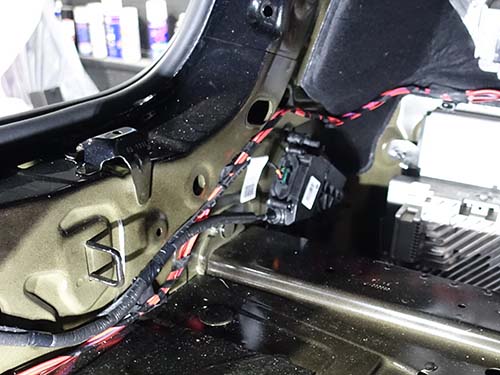 BMW 3シリーズ G20 電動トランク後付装着