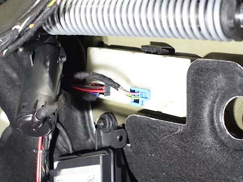 BMW 3シリーズ G20 電動トランク後付装着