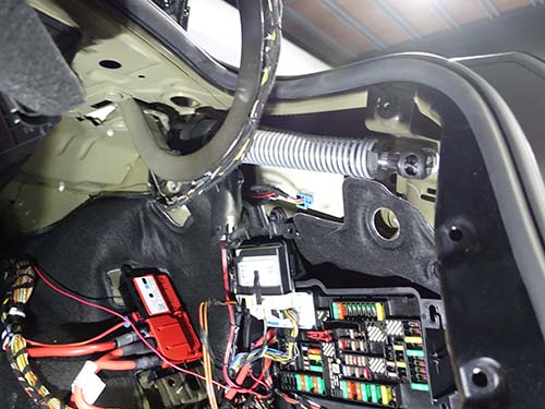 BMW 3シリーズ G20 電動トランク後付装着